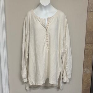 We the free size large long sleeve tortoise button up Henley ribbed sleeves